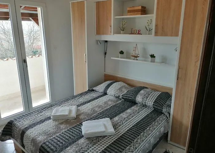 아파트 Santa Marina Tar-Vabriga