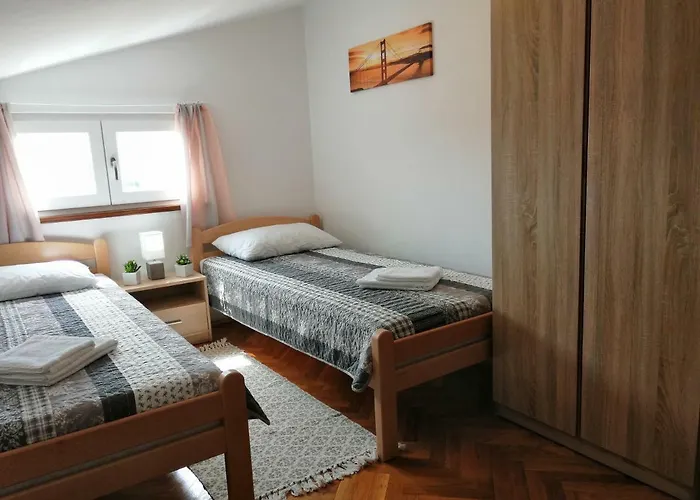 Santa Marina 아파트