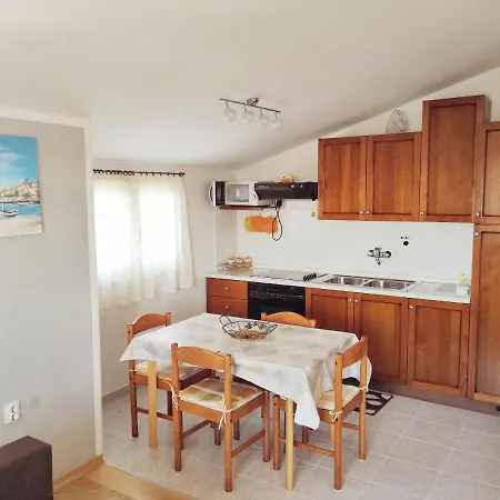 Santa Marina Apartman Tar-Vabriga